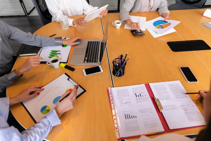 Pearl Lemon Accountants team providing ongoing support through collaborative financial planning and document review